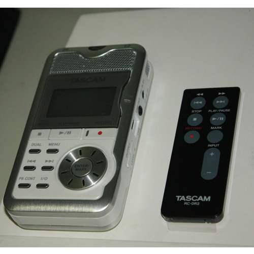 Tascam DR-2d(黑，白两款) 数字随身录音机