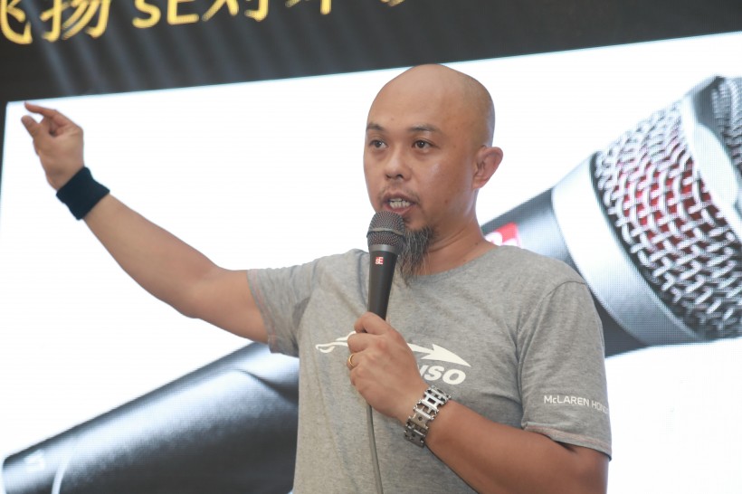 这次，sE V7 的巡演嘉宾不一般